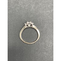 Ladies 9ct White Gold Diamond Ring (Pre-Owned)