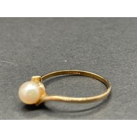 Ladies 9ct Yellow Gold White Pearl Ring
