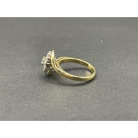 Ladies 18ct Yellow Gold Diamond Flower Ring