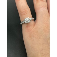 Ladies 9ct White Gold Diamond Cluster Ring