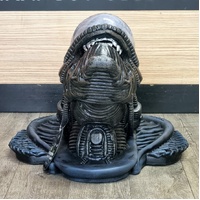 NECA Alien Xenomorph Trophy Wall Plaque Collectible Figure Display