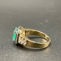 Unisex 9ct Yellow Gold Aqua Gemstone and Diamond Ring