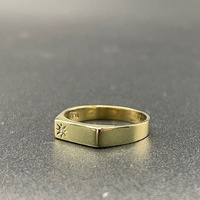 Mens 9ct Yellow Gold Diamond Signet Ring