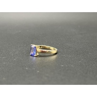 Ladies 9ct Yellow Gold Blue Gemstone Ring