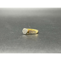 Ladies 18ct Yellow Gold Diamond Cluster Flower Ring