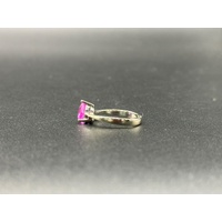 Ladies 18ct White Gold Pink Gemstone Ring