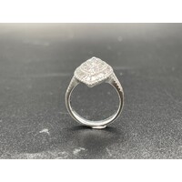 Ladies 18ct White Gold Diamond Cluster Ring Fine Jewellery 9.2 Grams Size UK R
