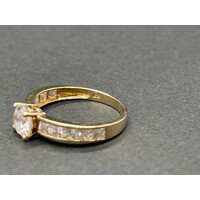 Ladies 9ct Yellow Gold CZ Stone Ring (Pre-Owned)
