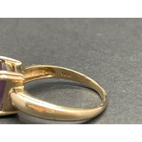 Ladies 10ct Yellow Gold Purple Gemstone Ring