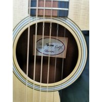 Taylor GS Mini Sapele 6 String Mini Acoustic Guitar Natural with Taylor Case