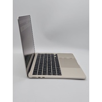 Apple MacBook Air 13.6 Inch 2022 with M2 Chip 256GB SSD 8GB RAM macOS Sonoma