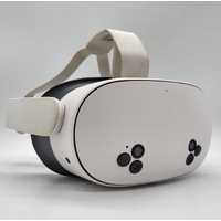Meta Quest 3S 128GB Virtual Reality Headset White with Controllers