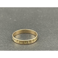 Ladies 9ct Yellow Gold Star Pattern Ring