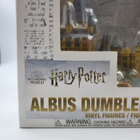 Harry Potter Albus Dumbledore with Hogwarts Funko Pop Town Vinyl Figure 27