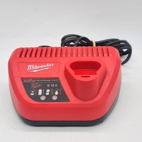 Milwaukee M12 Laser Level Kit with Charger Battery Detector and Case
