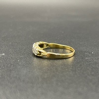 Ladies 18ct Yellow Gold Natural Diamond Ring