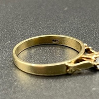 Ladies 9ct Yellow Gold Cubic Zirconia Ring