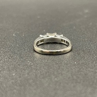 Ladies 18ct White Gold Natural Diamond Engagement Ring