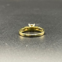 Ladies 18ct Yellow Gold Natural Diamond Ring