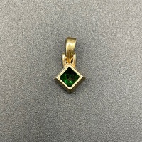 Ladies 9ct Yellow Gold Green Gemstone Pendant