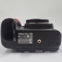 Nikon D90 12.3MP DSLR Camera Kit Low Shutter Count 2471 with Accessories