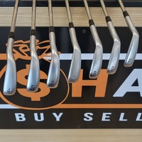 Assorted 10pc Golf Club Set – Mizuno JPX925 Irons, Cobra Aerojet Max Driver, Odyssey Putter, Stand Bag