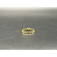 Ladies 18ct Yellow Gold White Opal Ring