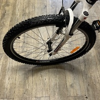 Giant Boulder 3 Mountain Bike Small Frame Black Red Mens Bicycle