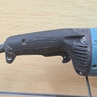 Makita GA9060 230mm 9 Inch Corded Angle Grinder 2200W Heavy Duty Power Tool