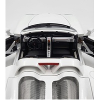 AUTOart Millennium Porsche Carrera GT 1:18 Diecast Model Car Collectible