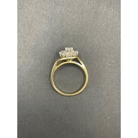 Ladies 18ct Yellow Gold Diamond Flower Ring