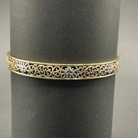Ladies 9ct Two Tone Round Pattern Bangle