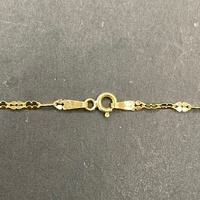 Ladies 18ct Yellow Gold Fancy Link Chain & Religious Pendant