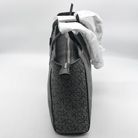 Calvin Klein Estilo HIGAVVD2 Black Tote Women's Handbag Logo Design