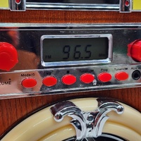 Signify Retro Mini Jukebox Model FWJB-003B CD FM Radio Bluetooth AUX