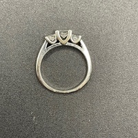 Ladies 18ct White Gold Natural Diamond Engagement Ring