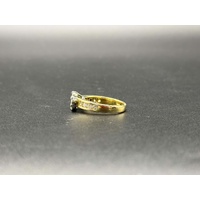 Ladies 18ct Yellow Gold Diamond Cluster Flower Ring