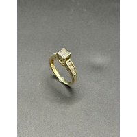 Ladies 9ct Yellow Gold Diamond Ring