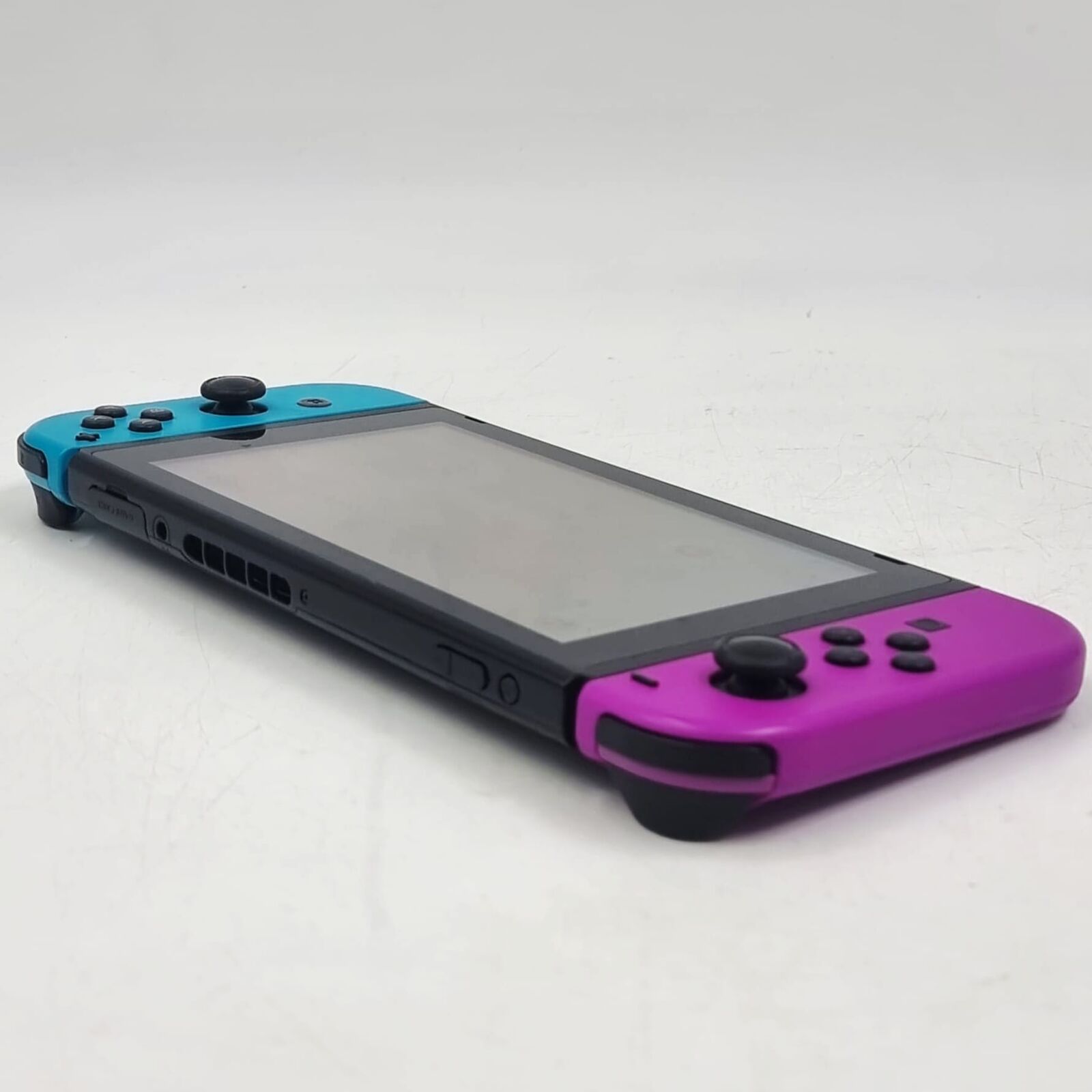 NintendoSwitchネオンパープル Nintendo TOKYO、「Switch ネオンパープル/オレンジ」と「リング