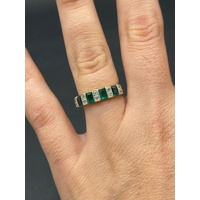 Ladies 9ct Yellow Gold Green Gemstone and Diamond Ring