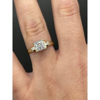 Ladies 9ct Yellow Gold Cubic Zirconia Ring