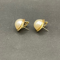 Ladies 14ct Yellow Gold Pearl Earrings