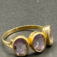 Ladies 18ct Yellow Gold Purple Gemstone Ring