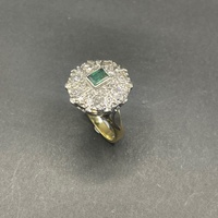 Ladies 18ct Yellow Gold Green Gemstone and Diamond Ring