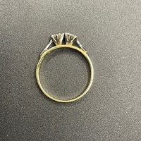 Ladies 18ct Yellow Gold Natural Diamond Ring