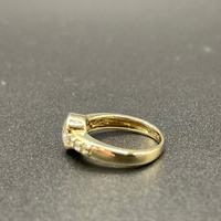 Ladies 9ct Yellow Gold Cubic Zirconia Ring