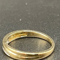 Ladies 9ct Yellow Gold Natural Diamond Ring