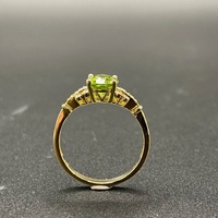 Ladies 10ct Yellow Gold Green Gemstone & Diamond Ring