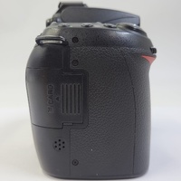 Nikon D90 12.3MP DSLR Camera Body Low Shutter 7668 with Batteries Charger Strap