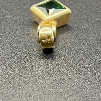 Ladies 9ct Yellow Gold Green Gemstone Pendant